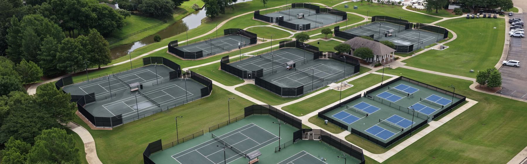 The racquet complex at Reunion